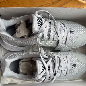 Nike Kyrie Basketball sneakers perfect condition